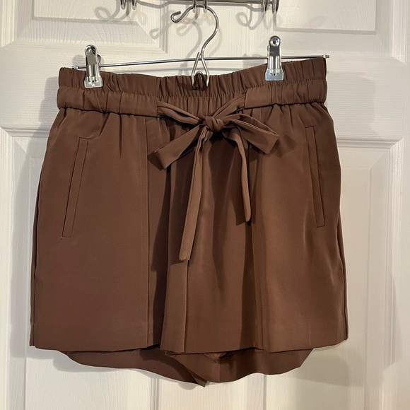 Dynamite “paper bag” style dress shorts with tie - Picture 1 of 4